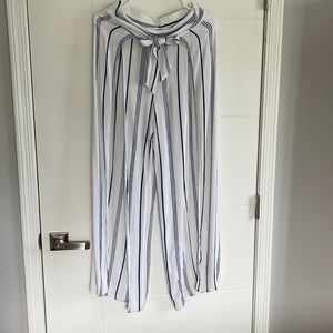 1804- Forever 21 white and navy open wide leg front tie beach pants- small